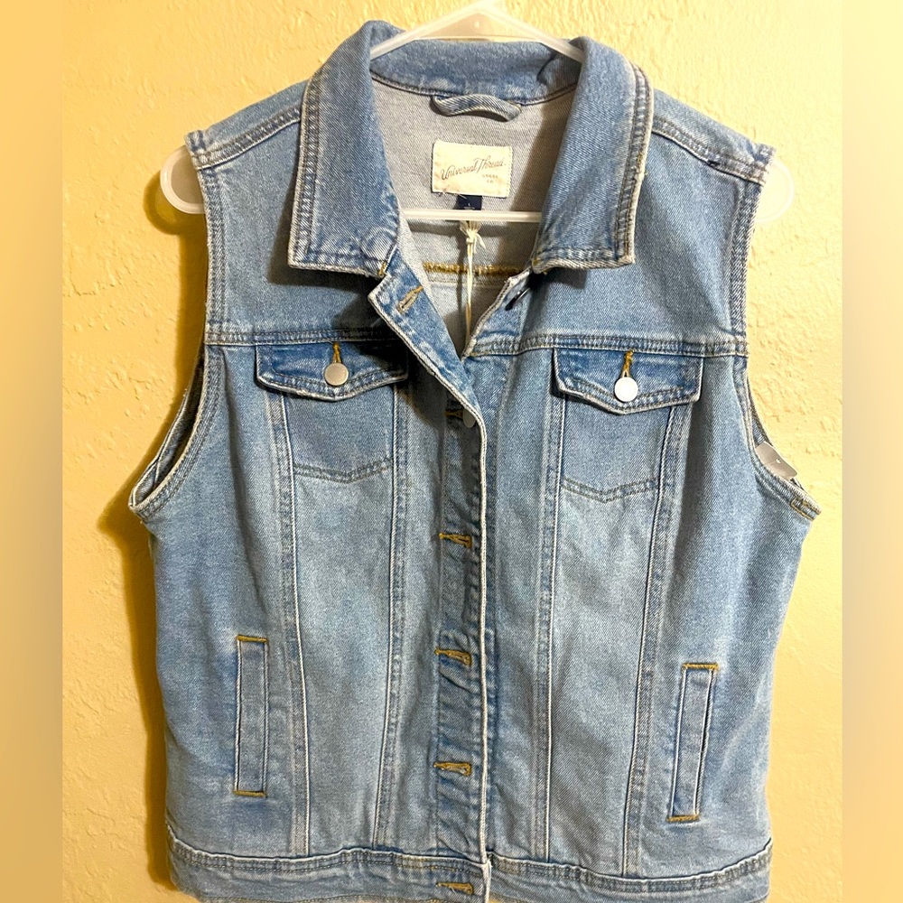 Brand new Universal Thread denim jacket